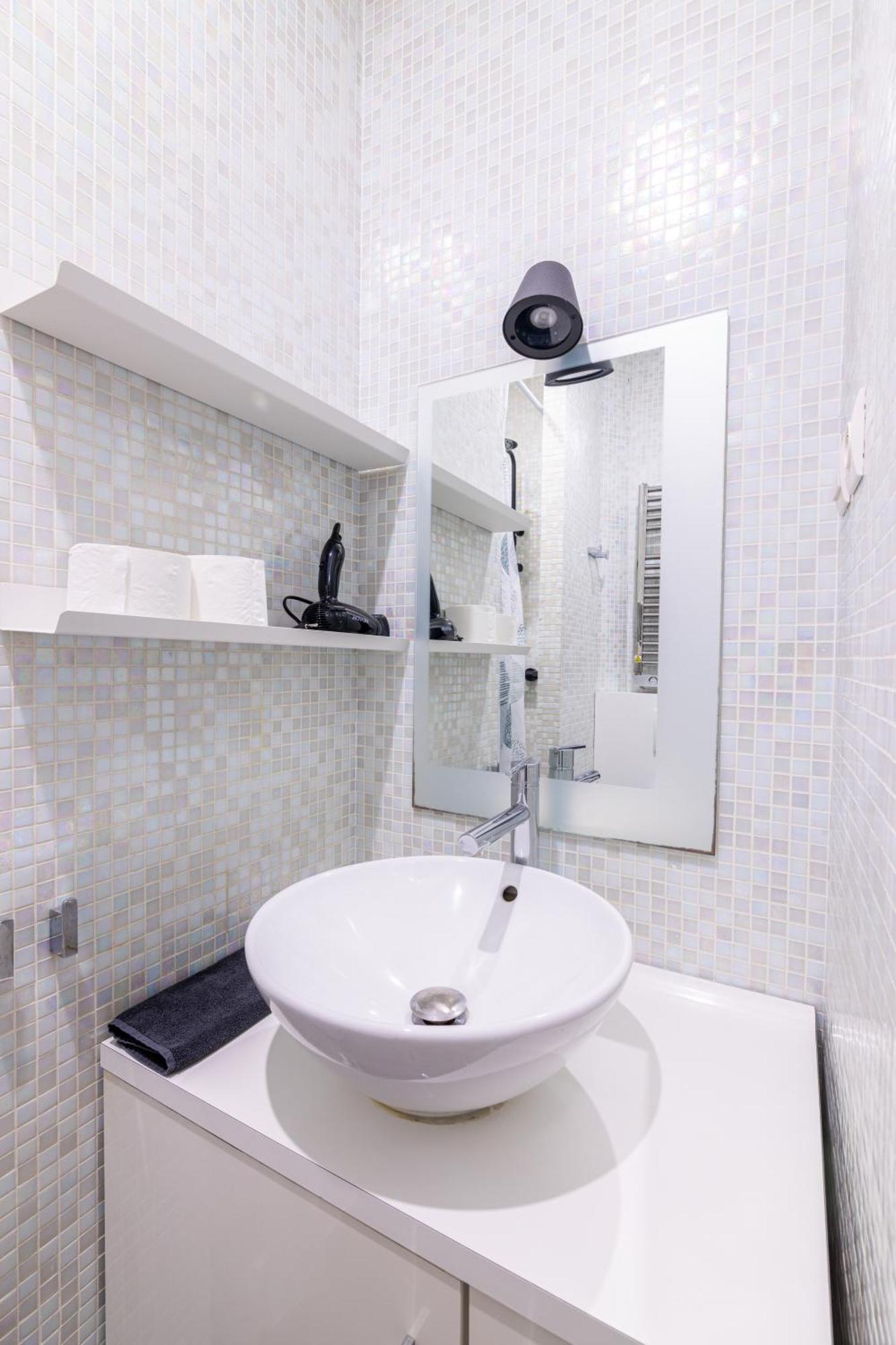 Luxurious 1 Bedroom Republique Vinaigriers Free Netflix Paris Dış mekan fotoğraf